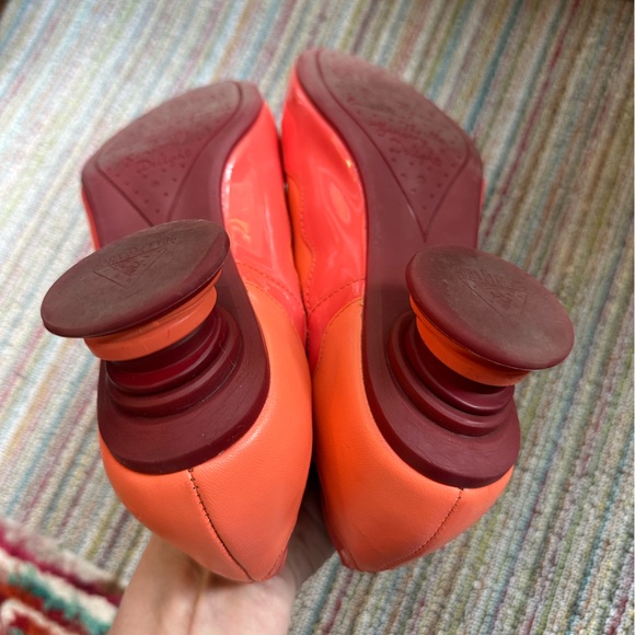 Fluevog EXCELLENT Fairway Trivialis pink/coral wavy patent leather Mary Jane - 8 - Picture 16 of 16